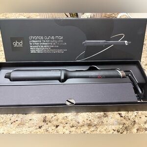 ghd Chronos Curve Max Curling Wand in Black
